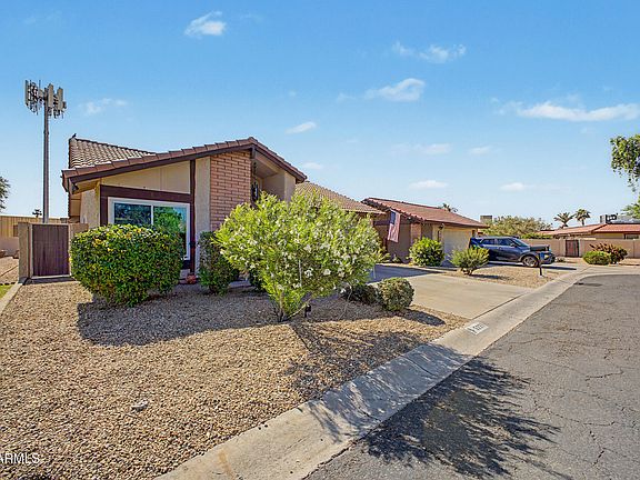 4th image of 5221 E SAGUARO Circle