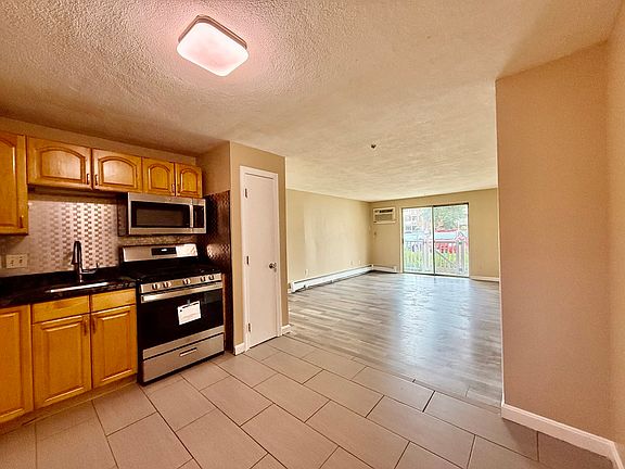 4th image of 5 Kenmar Dr Unit 7
