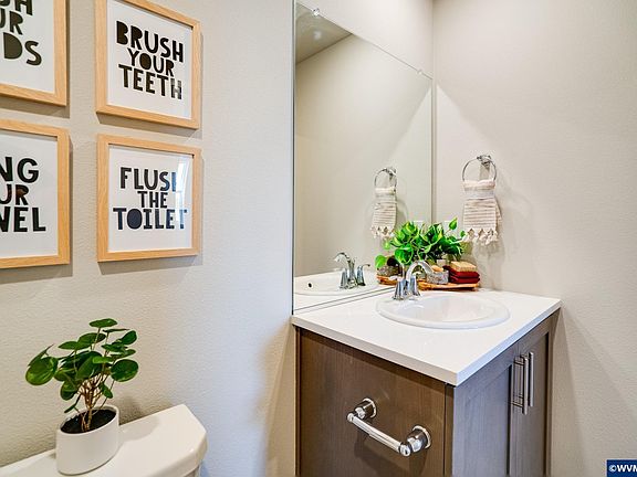 3rd image of 841 Sifuentez Ct