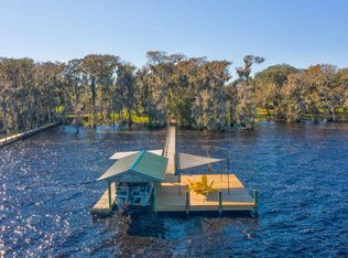 314 Crescent Lake Shore Dr, Crescent City, FL 32112