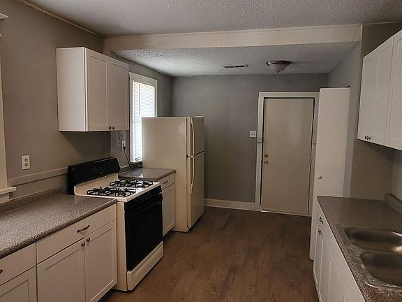 2564 Pershing Ave 11_02282023