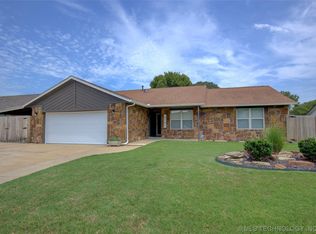 1301 S 34th St, Broken Arrow, OK 74014