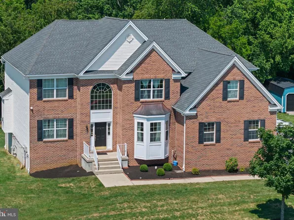 316 Crescent Dr, Bordentown, NJ 08505
