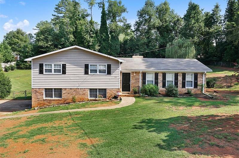 1st image of 3221 Mary Dr