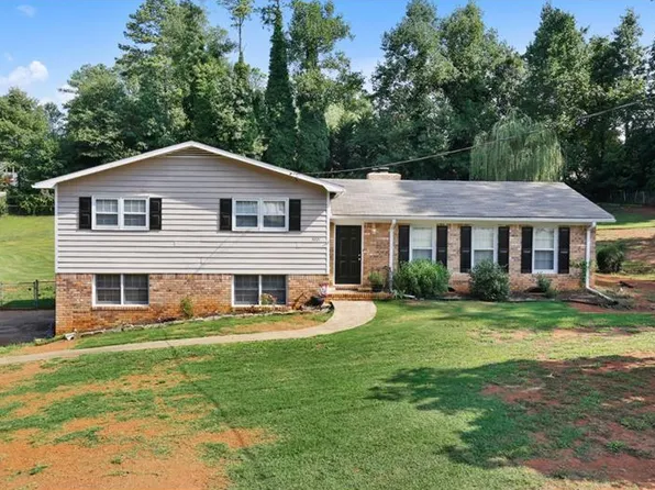 3221 Mary Dr, Marietta, GA 30066