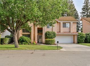 305 E Braddock Dr, Fresno, CA
