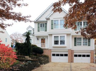 108 Saddlebrook Ln, Canonsburg, PA 15317