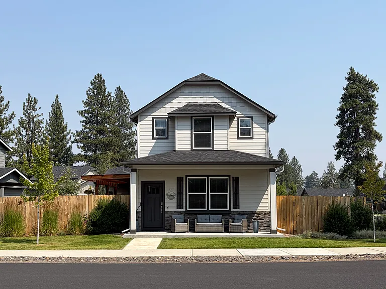 616 N Willitts St — Photo 1