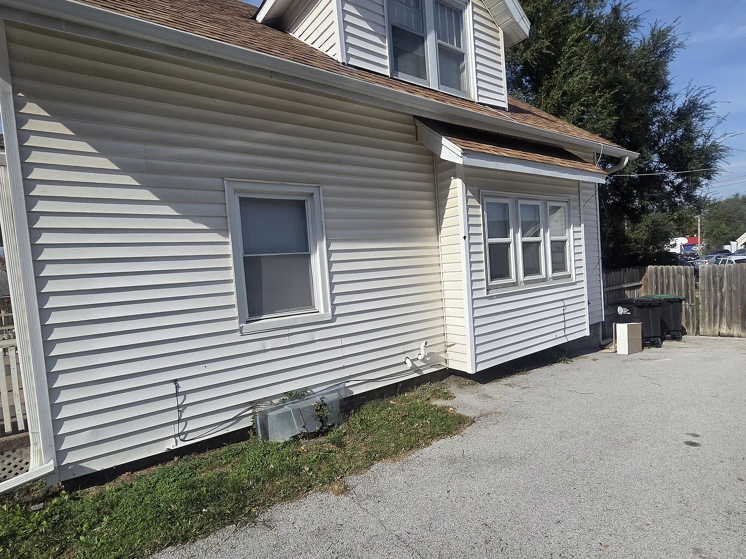 3 bed, $1,700 — Photo 3