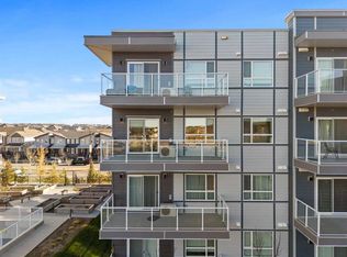 40 N Carrington Plz NW #316, Calgary, AB T3P1Y3
