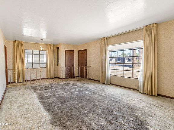 3rd image of 905 N KADOTA Avenue