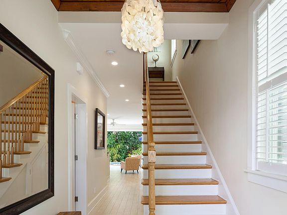 4th image of 808 Olivia St