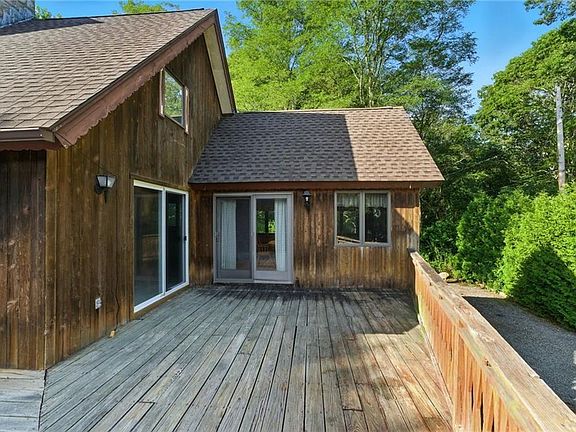 5th image of 130 S Niantic Dr