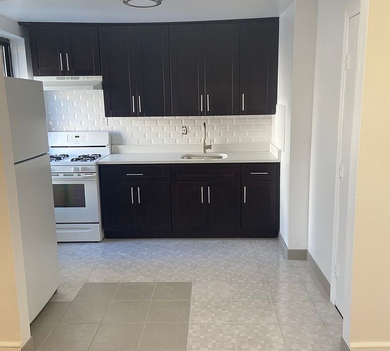 1st image of 30-05 39th Ave #2