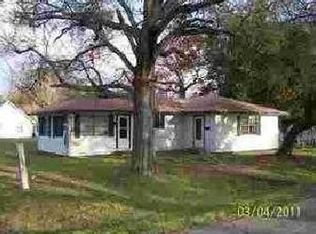 915 San Jacinto St, Highlands, TX 77562
