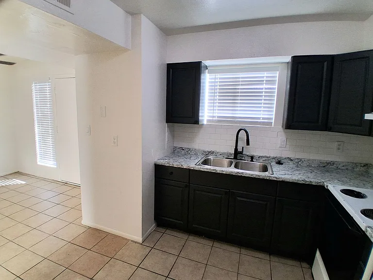 1715 E. Pepper Circle — Photo 11