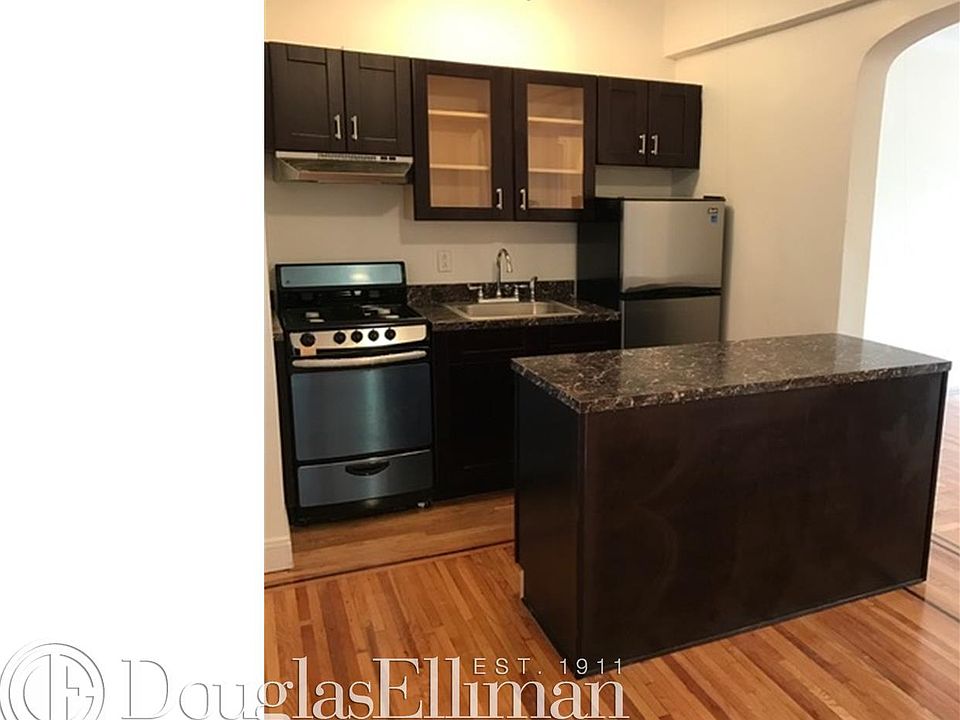 1st image of 125 Hawthorne St APT 4C