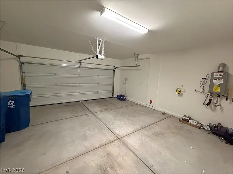 8030 Minavalle Ave — Photo 13