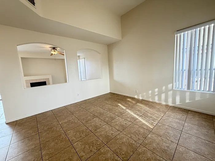 4 bed, 2.5 bath, 1682 sqft, $2,035 — Photo 2