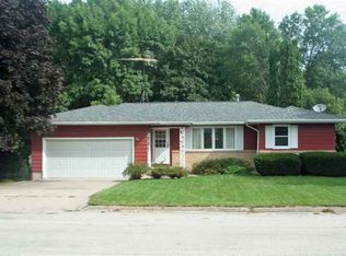 702 E Main St, Denver, IA 50622