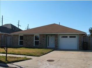 8420 Galleon Dr, Chalmette, LA 70043