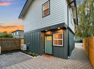 3013 61st Ave SW #3, Seattle, WA 98116
