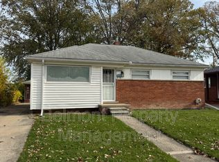 24288 Wilmot Ave, Eastpointe, MI 48021
