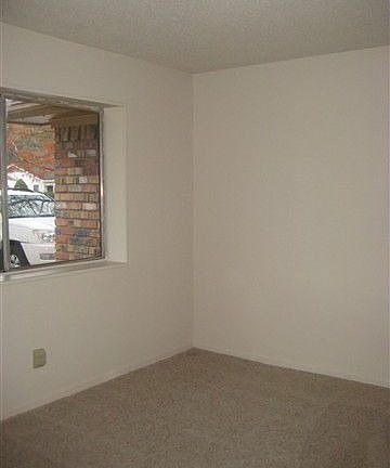 5th image of 738 Gulf Ave