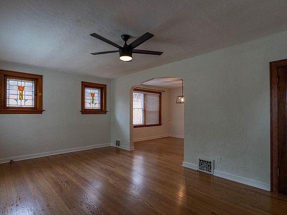 3rd image of 6018 Leona St
