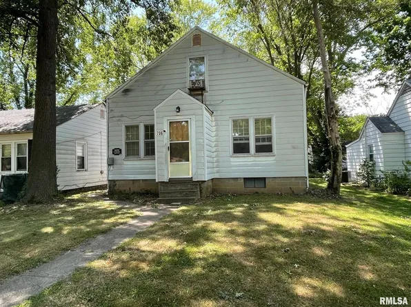 706 N James St, Carbondale, IL 62901