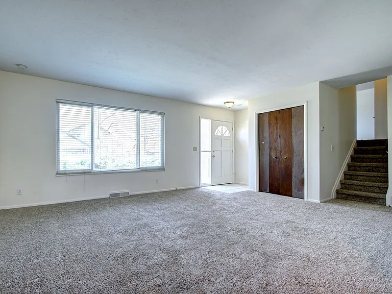 2911 S Clarkson St — Photo 5