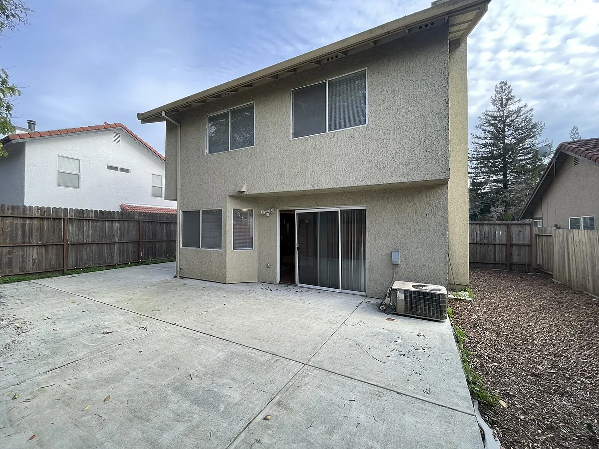 Building Photo - 1116 Trombetta St