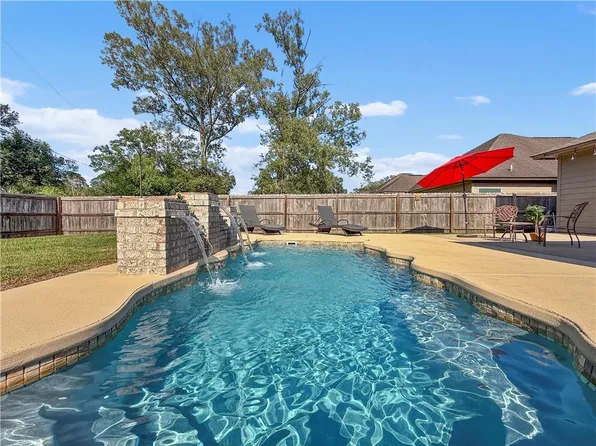 10069 Serene Rd, Denham Springs, LA 70726
