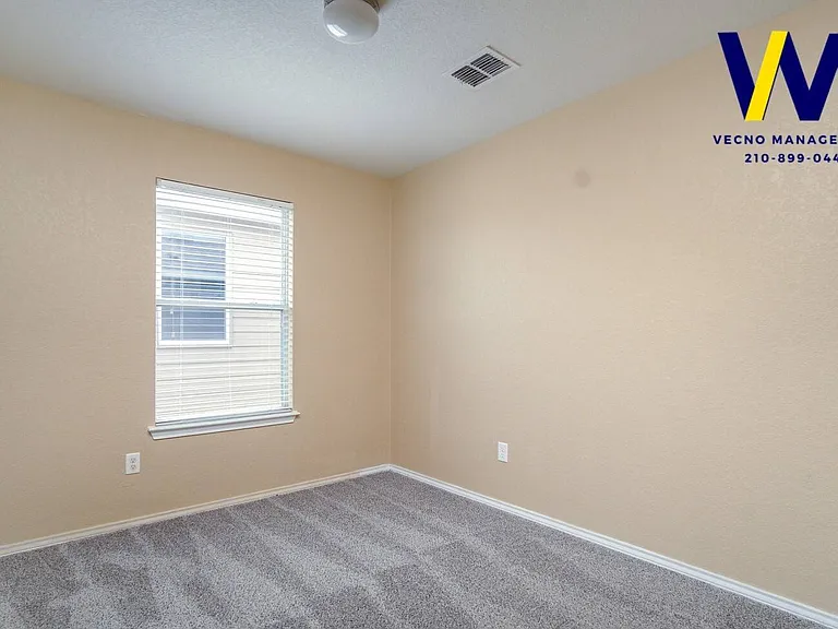 437 Auburn Park — Photo 13