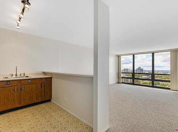 2nd image of 1636 N Wells St APT 2314
