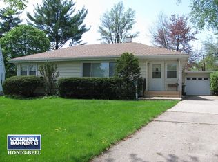 1027 Grandview Ave, Lockport, IL 60441