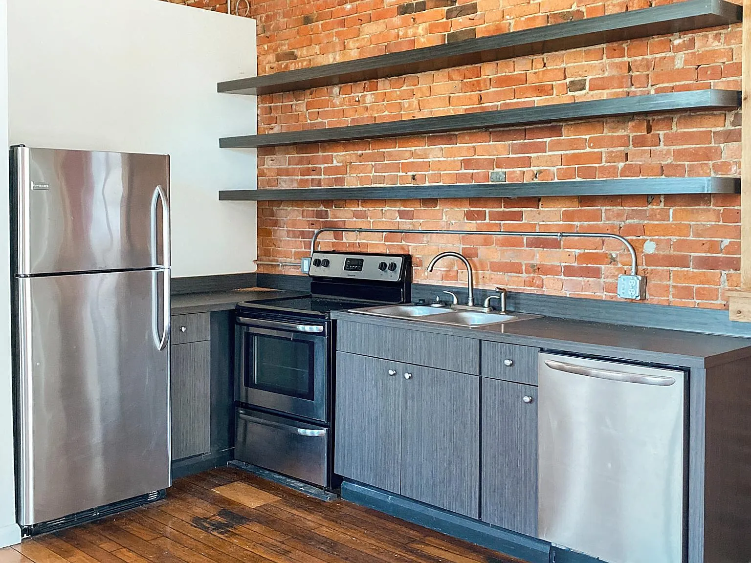 1 bed, 1229 sqft, $1,395 — Photo 2