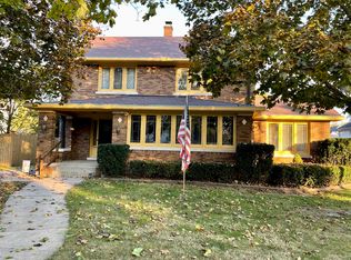 809 S 9th St, Watertown, WI 53094