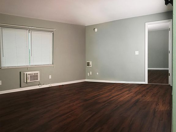 2nd image of 320 Forest Park Dr APT 106
