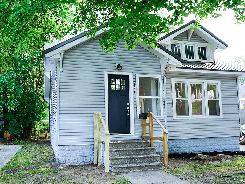 1st image of 1227 Emerson Ave