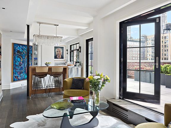 2nd image of 112 E 74th St #Penthouse S