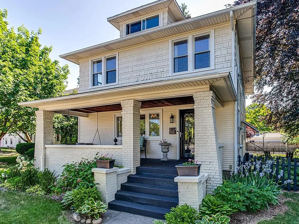 756 Stocking Ave NW