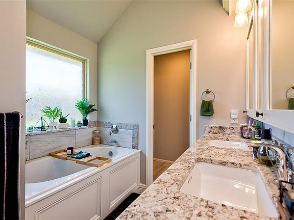 5th image of 3817 Brougham Way