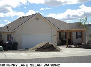 710 Terry Ln, Selah, WA 98942