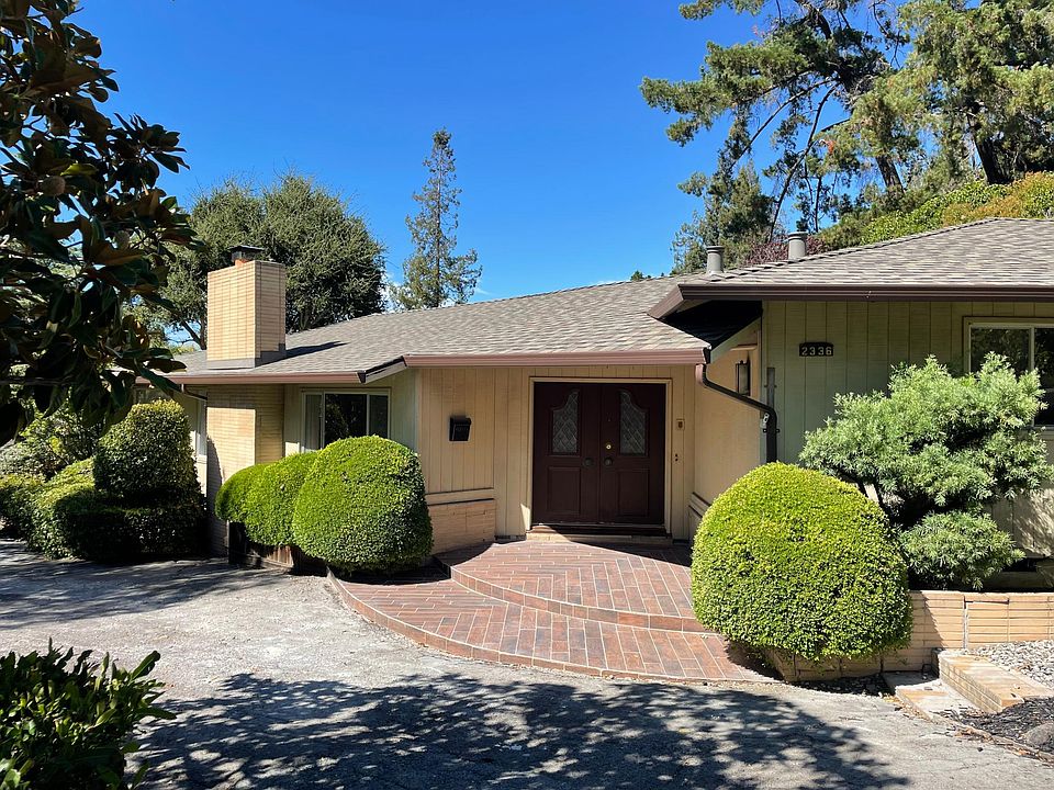 1st image of 2336 Crest Ln