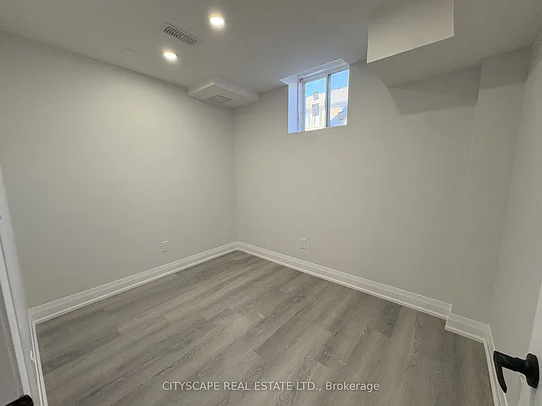 5517 Meadowcrest Ave — Photo 13