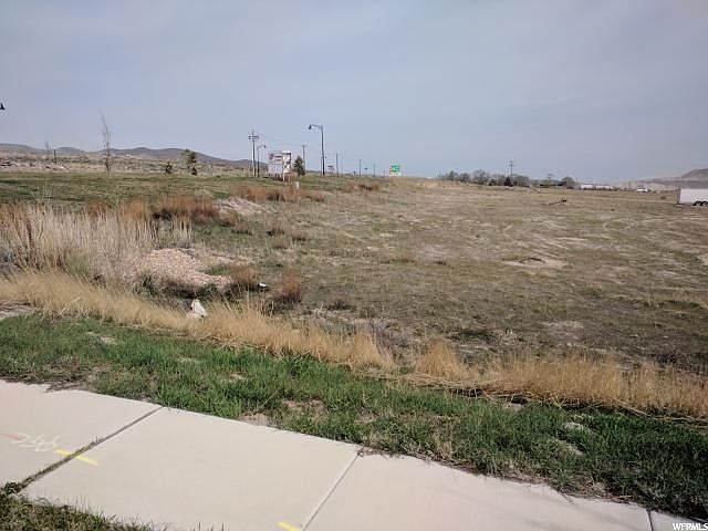 2nd image of 2164 N Redwood Rd