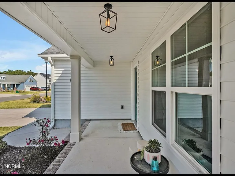 440 Pebble Shore Dr — Photo 2