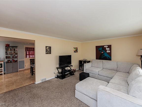 5th image of 2344 Issaquah St