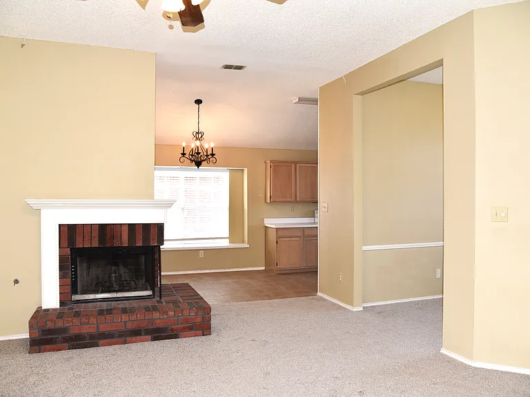 7025 Blalock Dr — Photo 4